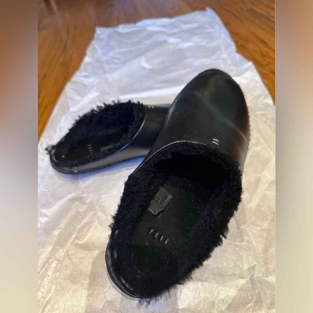 Indoor flats shoes